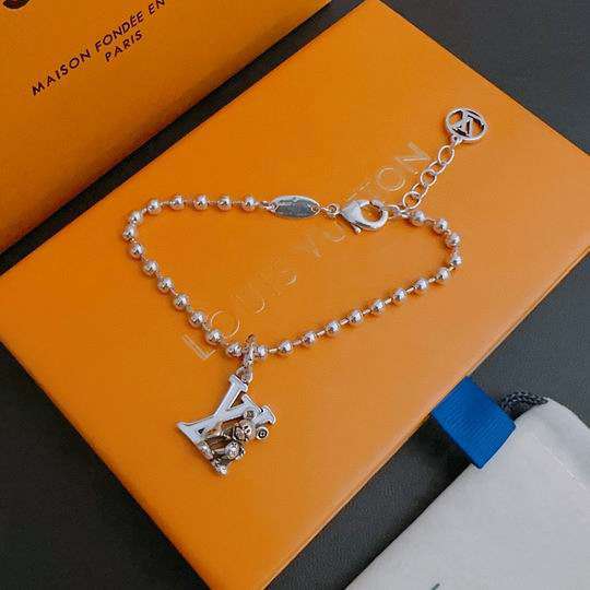 Picture of LV Bracelet _SKULVbracelet11ly24711293